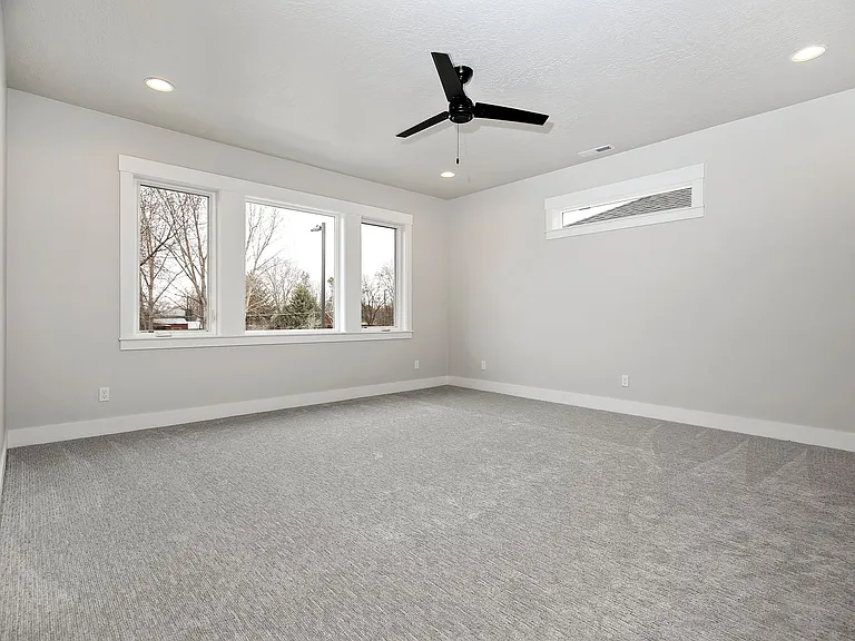5110 N Cengotita Ave — Photo 16