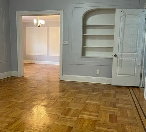 4th image of 24 N 8th Ave Floor 1