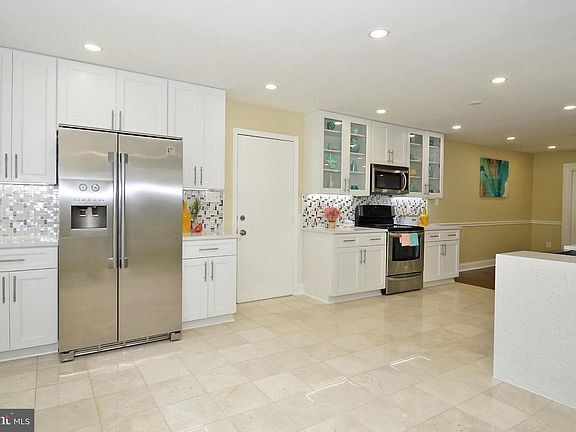 5th image of 4703 Dodson Dr