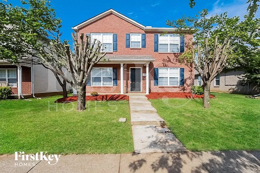 4 bed, 2.5 bath, 2456 sqft, $2,770 — Photo 1