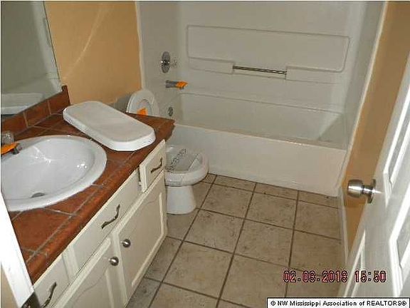 4th image of 10520 Oak Run Dr N