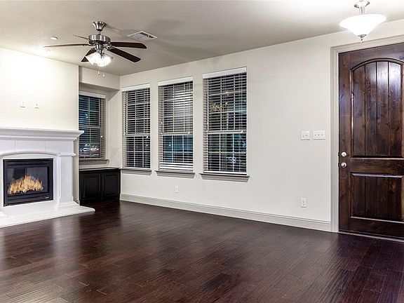 5th image of 7921 Parkwood Blvd