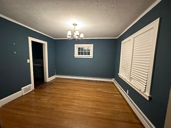 3rd image of 293 E 315th St