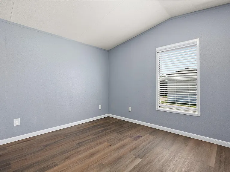 2222 N Austin Ave #32 — Photo 12