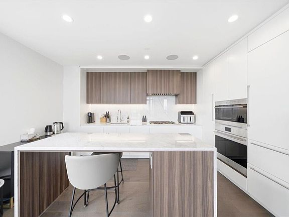 5th image of 7418 Paulson St #2207