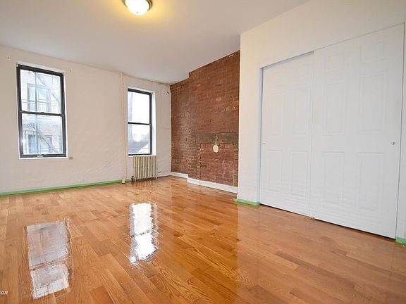 3rd image of 515 E 12th St APT 2