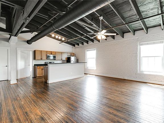 2nd image of 407 S Cherry St APT 304