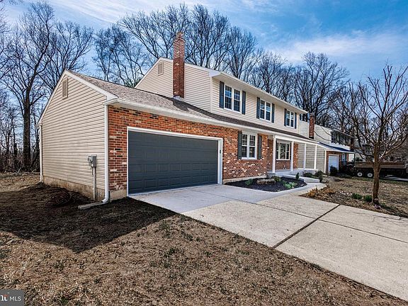 3rd image of 2320 Lighthouse Ln