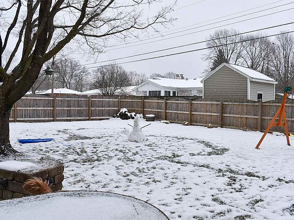 2nd image of 2709 W Wellington Dr