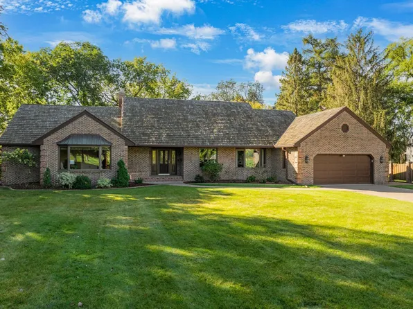 3119 Overlook Dr, Bloomington, MN 55431