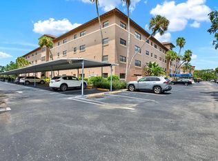 6100 Gulfport Blvd S APT 111, Gulfport, FL 33707