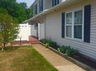 8057 Hackney Ct APT D, Mentor, OH 44060