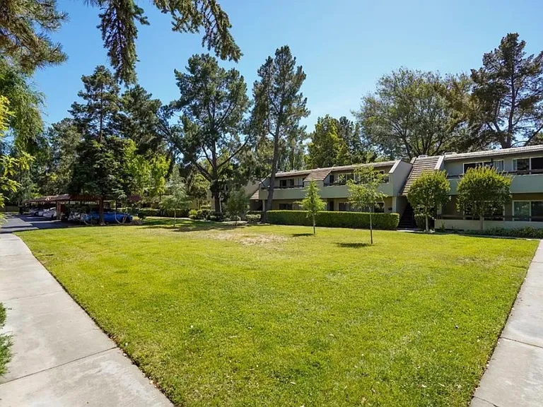 276 Tradewinds Dr #12 — Photo 24