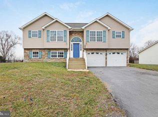 280 Fenimore Dr, Inwood, WV 25428
