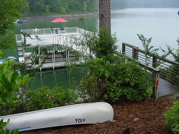 Party dock on Lake Keowee
