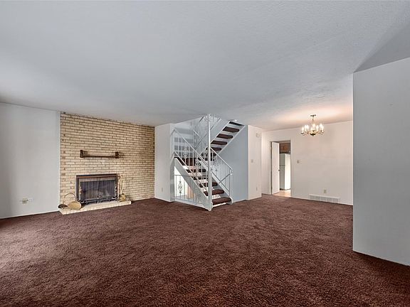 3rd image of 6498 E Mississippi Ave