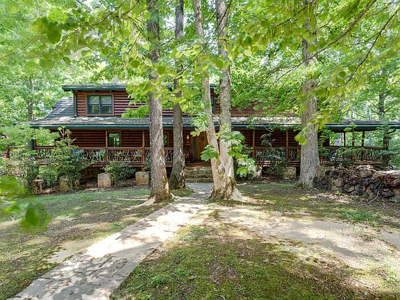 2nd image of 838 Hopkins Ln