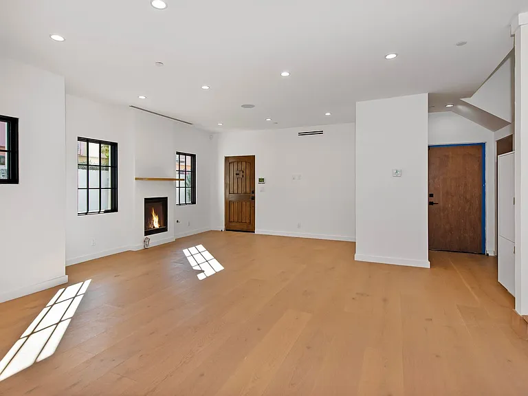 4285 Carpinteria Ave — Photo 2