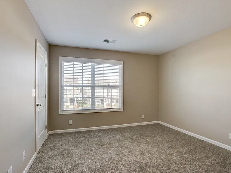 322 Sam Houston Cir — Photo 8