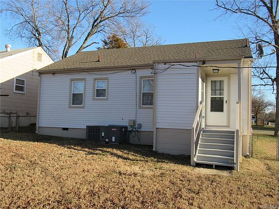 2nd image of 200 N Kalmia Ave