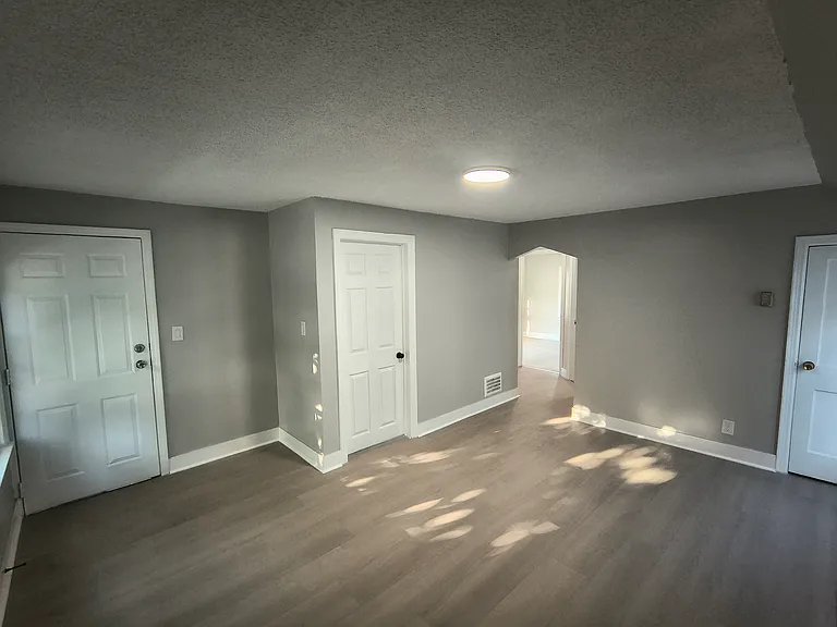 89 Wyoming Ave — Photo 5