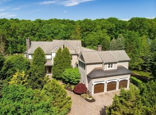 2 Stonegate Ln, Dover, MA 02030