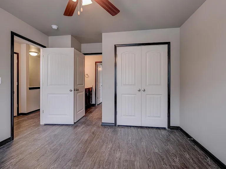 127 E Buchanan Rd — Photo 5