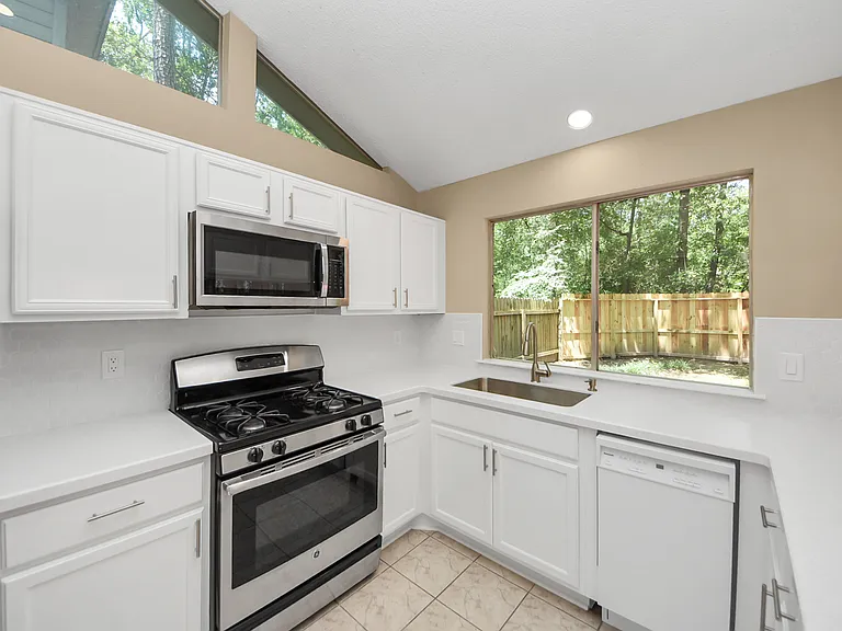 15 Brentwood Oaks Ct — Photo 12