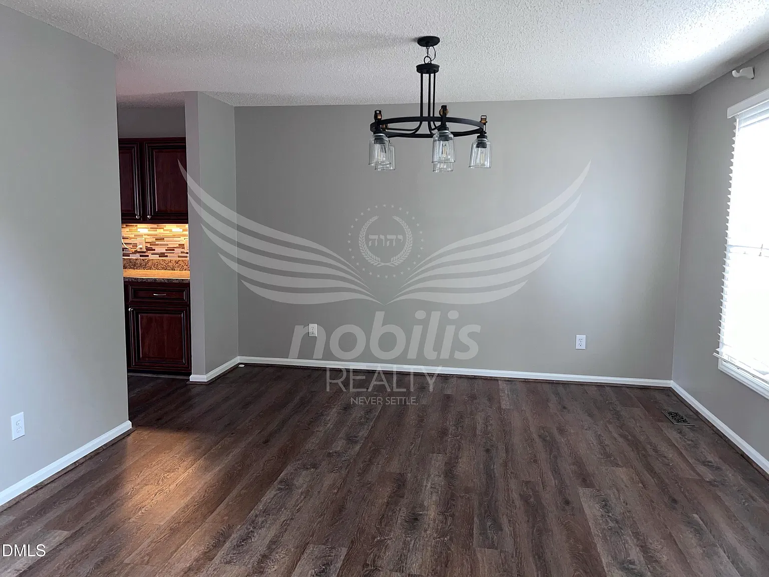 4 bed, 2.5 bath, 2182 sqft, $2,600 — Photo 3