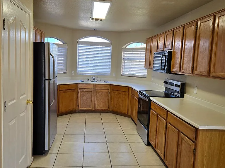 7931 W Kimberly Way — Photo 2