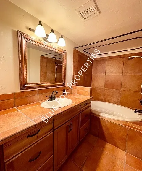 729 N Alamo Ave — Photo 28
