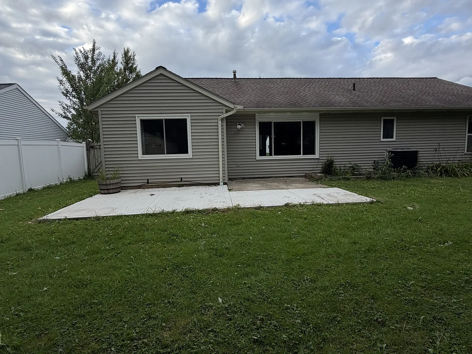 453 Auburn Street - Lease Up Only - 1 — Photo 4