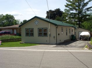 206 N River Rd, Fox River Grove, IL 60021