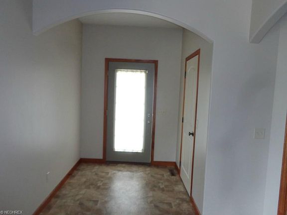 2nd image of 1215 Meadowbrook Dr
