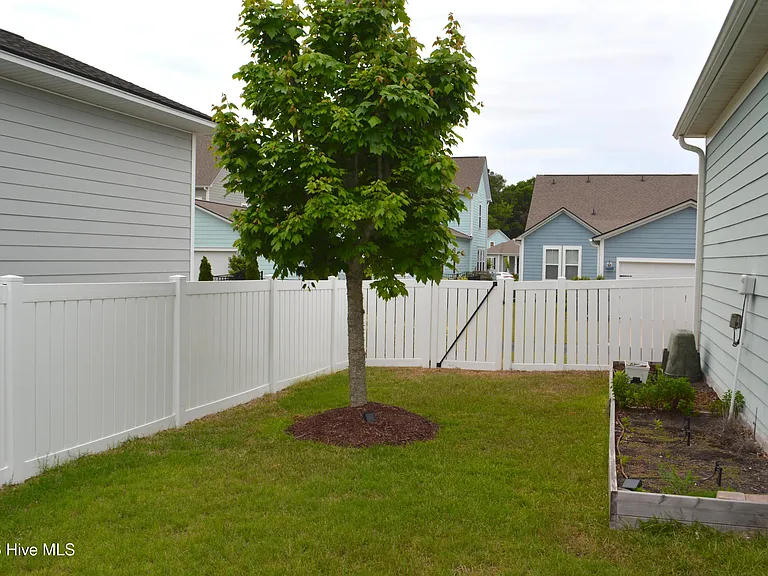 9103 Devaun Park Blvd — Photo 4