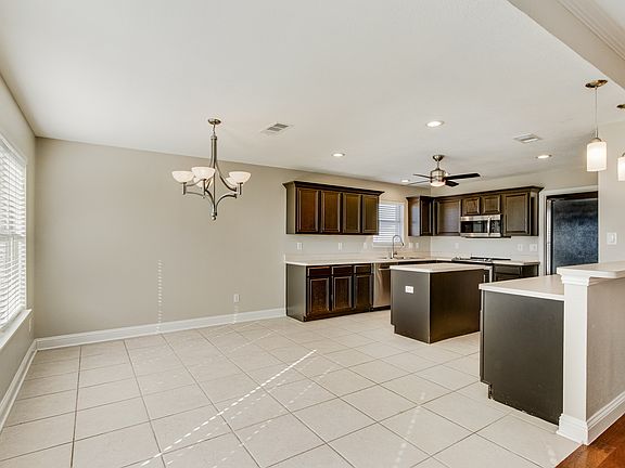 5th image of 1128 Lake Haven Dr