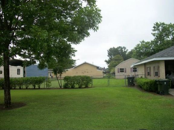 Adjacent 1/2 Lot