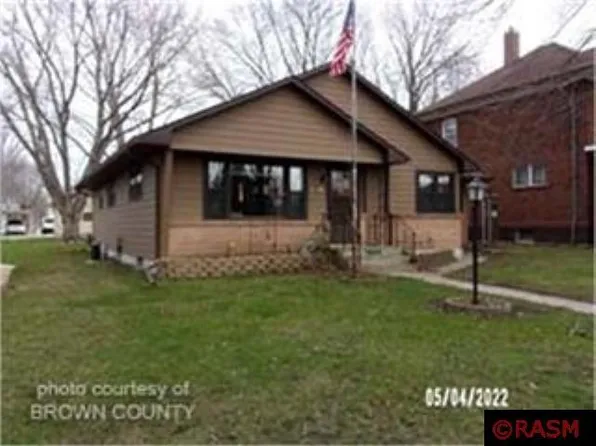 1014 N State St, New Ulm, MN 56073