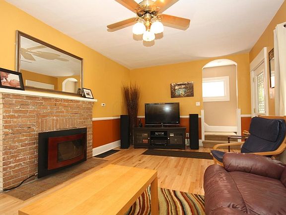 5th image of 2588 Indianola Ave