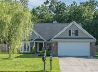 1463 Coopers Hawk Dr, Hanahan, SC 29410