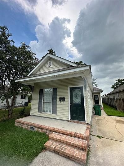 1st image of 733 Avenue B