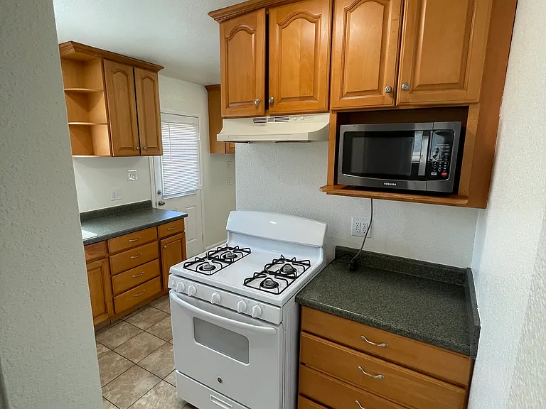 2207 Euclid Ave — Photo 12
