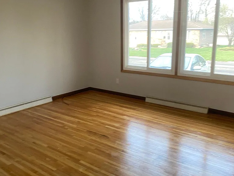 409 N Maple St — Photo 7