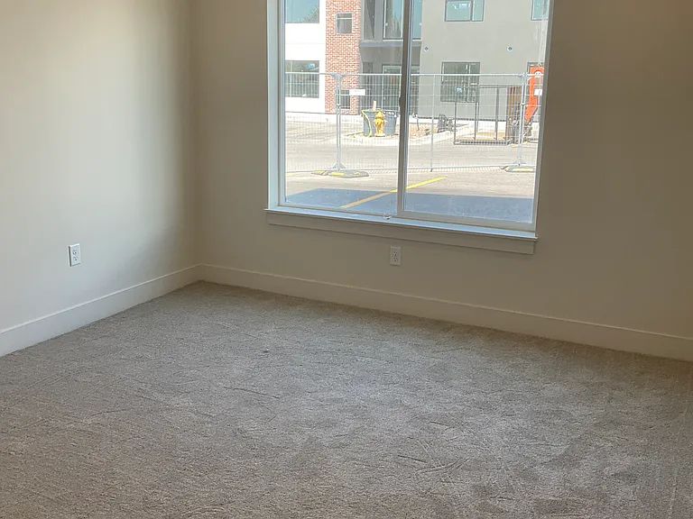 796 E Sunnyside Rd #101 — Photo 10