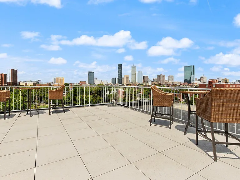 1950 Washington St #2G — Photo 2