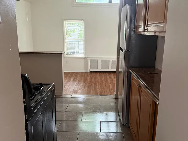116 Henry St — Photo 13