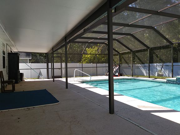3rd image of 538 Lewis Morris St
