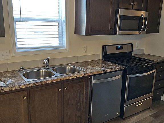 2nd image of 64 Golfview Ct