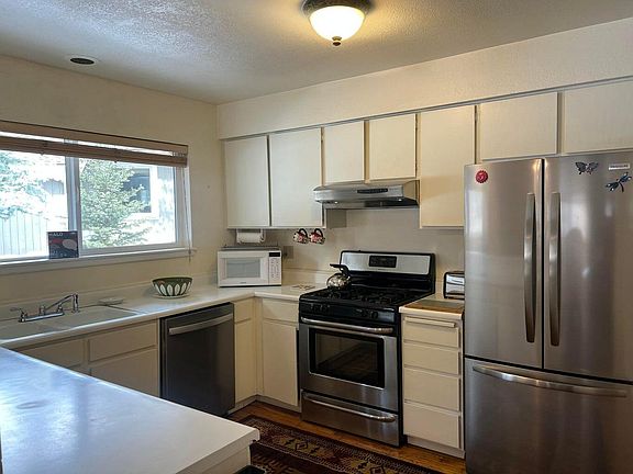 3rd image of 114 Syringa Rd