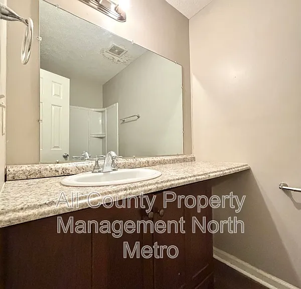 2245 Highpoint Rd — Photo 9